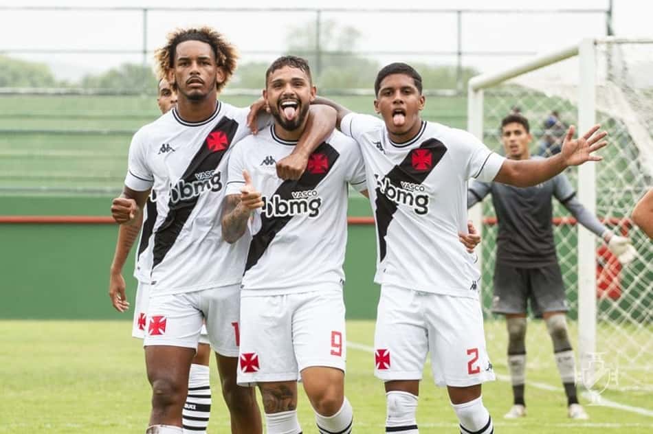 Tavares, da equipe Sub-20 do Vasco, fala sobre veia artilheira: 'Estou me sentindo bem entrosado com todos'
