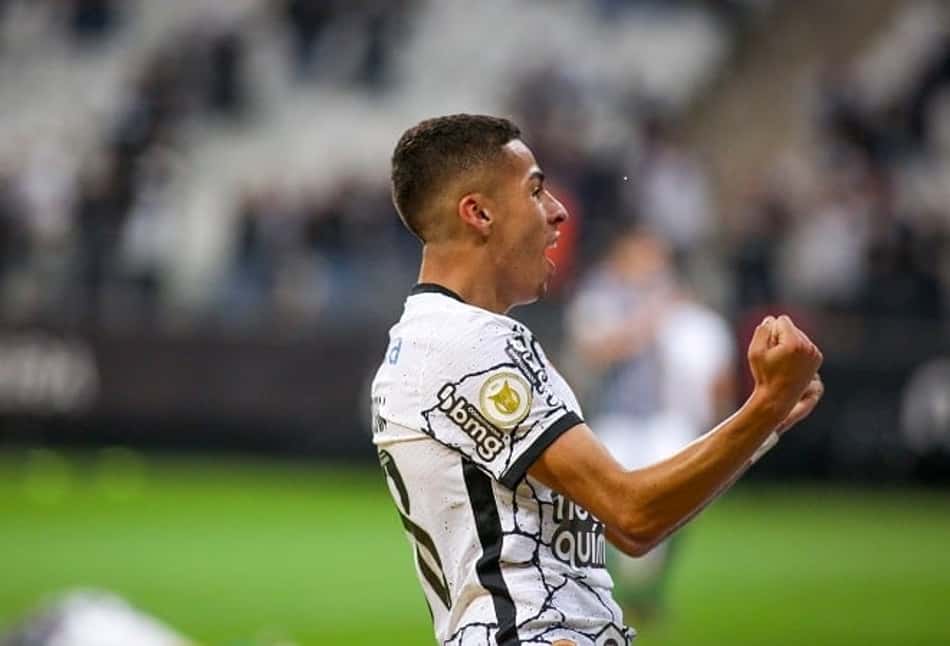 Antes de clássico, Sylvinho divide 'brilho nos olhos' entre medalhões e destaques vindos da base corintiana