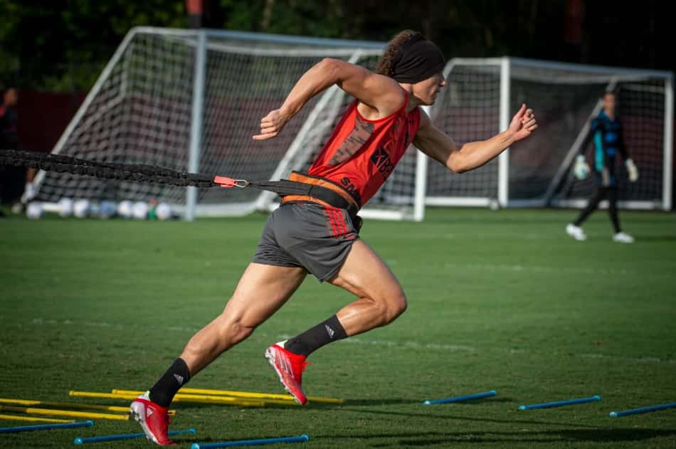 VÍDEO: David Luiz dá novo passo em recuperação e se aproxima de volta no Flamengo