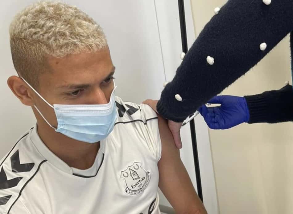 Richarlison e jornal argentino 'fazem as pazes' em prol da vacinação contra o Covdi-19