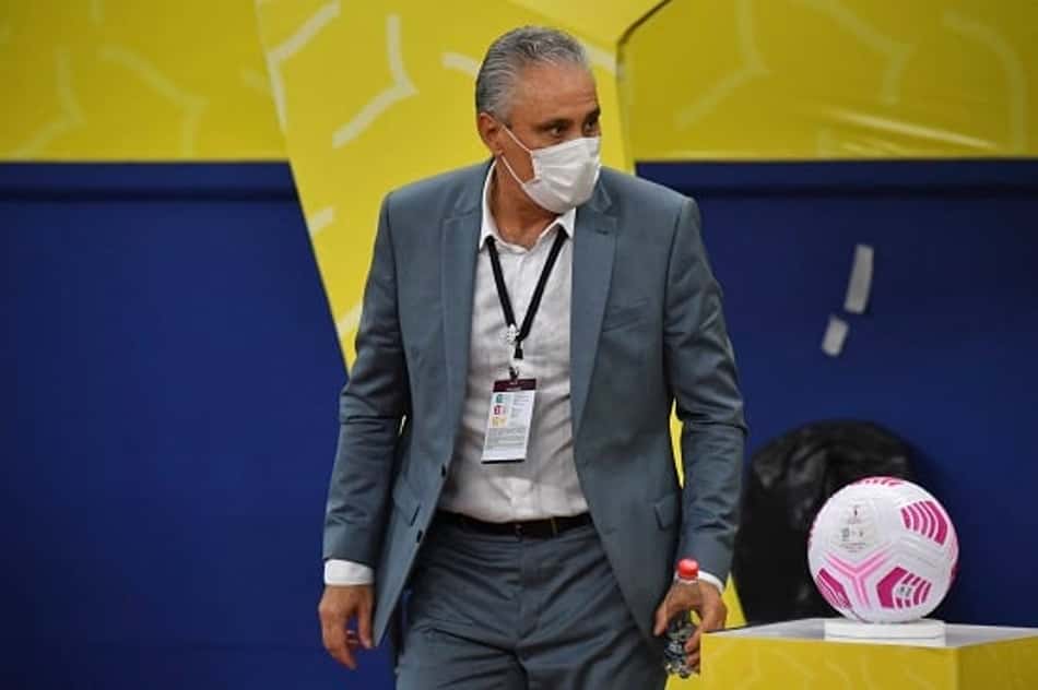 Tite evita euforia com Raphinha na Seleção, prevê oscilações do atleta e exalta atuação da equipe