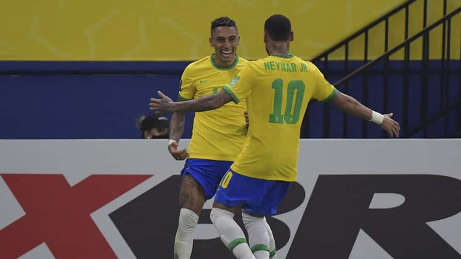'Dupla do Hexa': Torcedores se empolgam com atuação de Neymar e Raphinha pela Seleção