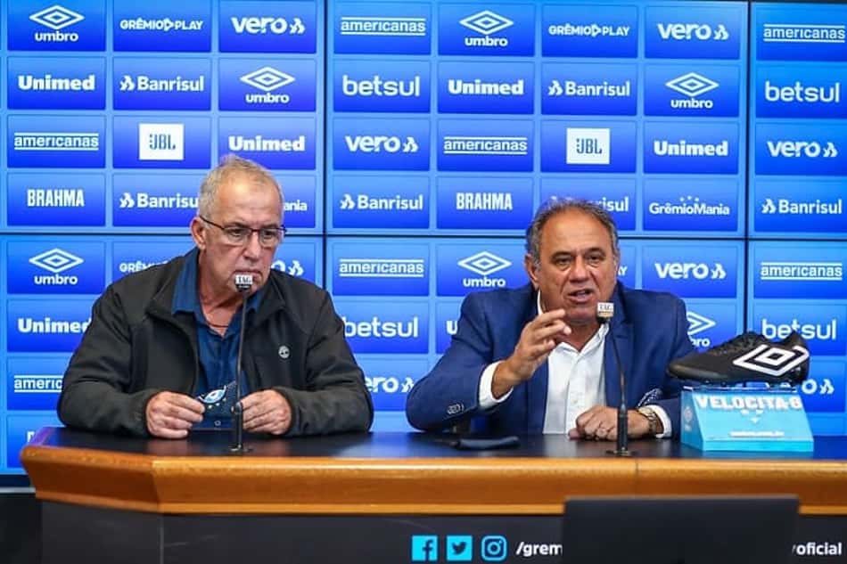 Denis Abrahão é apresentado no Grêmio em coletiva inflamada: 'A partir de agora é guerra'
