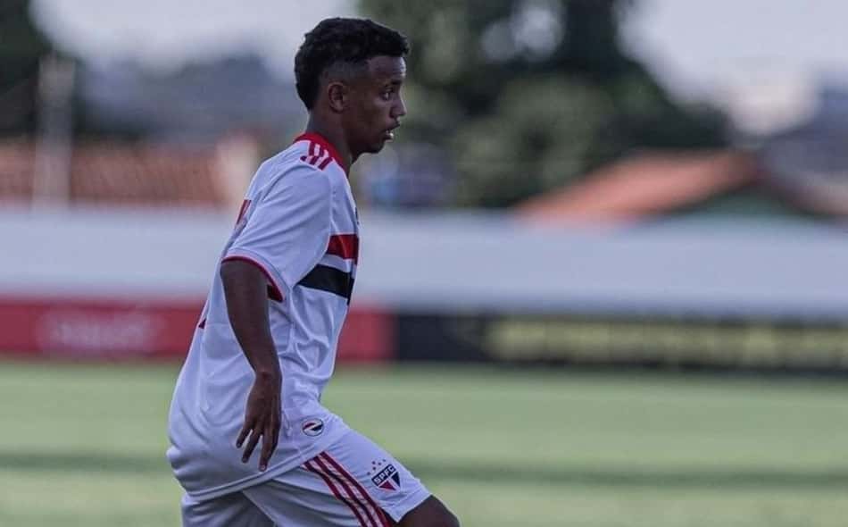 Destaque do São Paulo, Newertton projeta jogo de volta da semifinal da Copa do Brasil Sub-17 contra o Galo