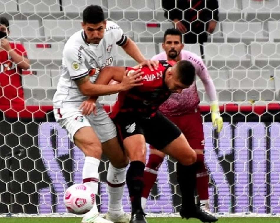 Após choque sofrido na vitória do Fluminense, Nino posta imagem no Instagram: 'Mais três pontos'