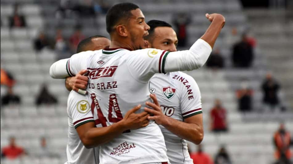 Com gol contra, Fluminense vence o Athletico Paranaense após três rodadas sem somar pontos