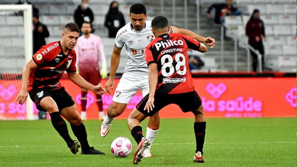 Veja o passo a passo de como assistir ao jogo entre Athletico e Fluminense
