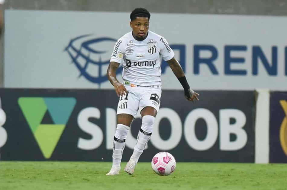 Artilheiro, quem mais jogou e o mais indisciplinado do Santos no BR-21