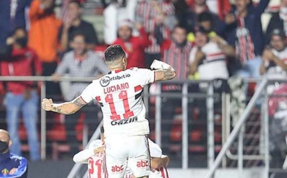 Luciano comemora vitória do São Paulo e revela frustração: 'Não estávamos sabendo fazer o gol'
