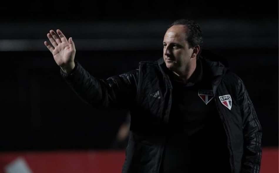 Após vitória do São Paulo contra o Corinthians, Ceni projeta sequência no Brasileirão: 'Pensar jogo a jogo'