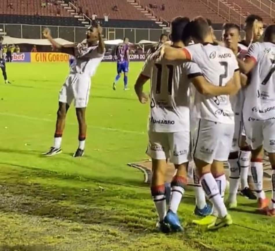 Vitória bate o Itabaiana sem dificuldades e avança na Pré-Copa do Nordeste