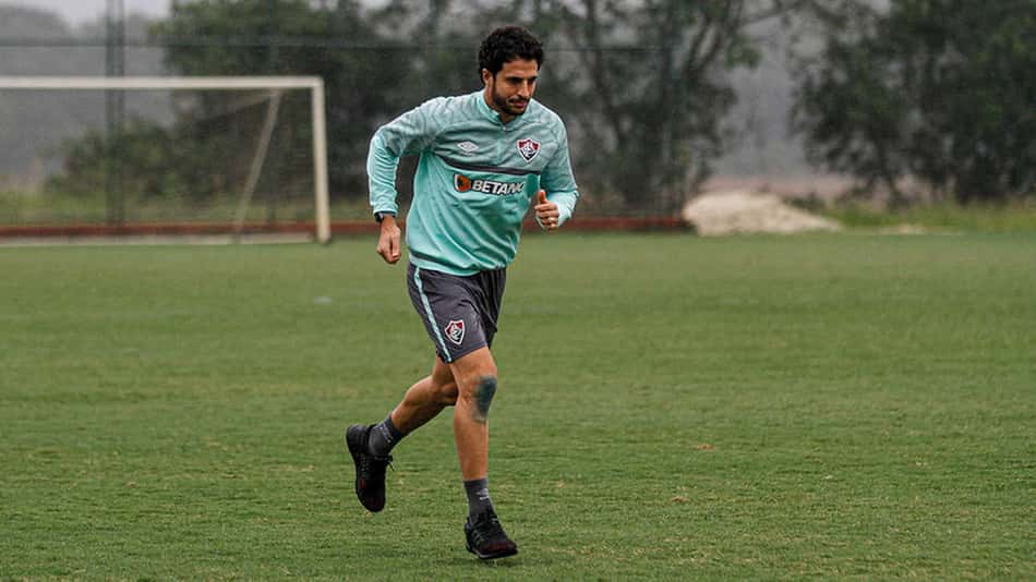 Hudson volta a correr no campo após cirurgia no joelho; veja situação dos lesionados do Fluminense