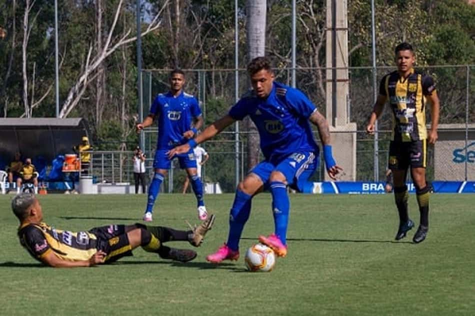 Artilheiro do Mineiro Sub-20 pelo Crueiro, Daniel JR projeta a final diante do América-MG