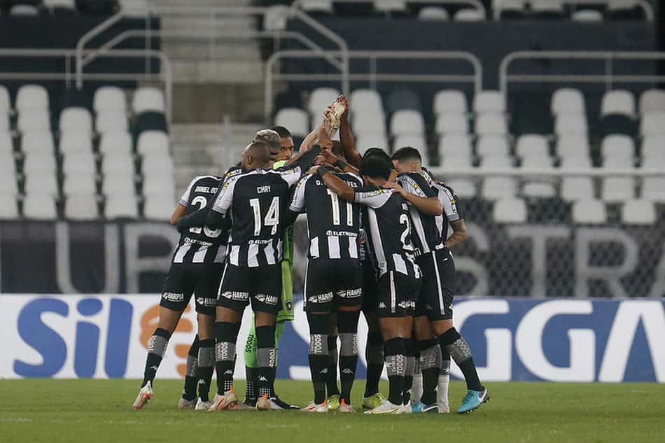 Com salários atrasados, jogadores do Botafogo adotam lei do silêncio