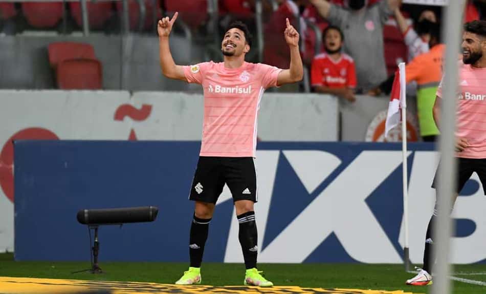 Internacional consegue entrar no G-6 com empate diante do Bragantino