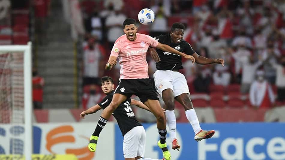 Kaique Rocha lamenta empate do Inter no Beira-Rio