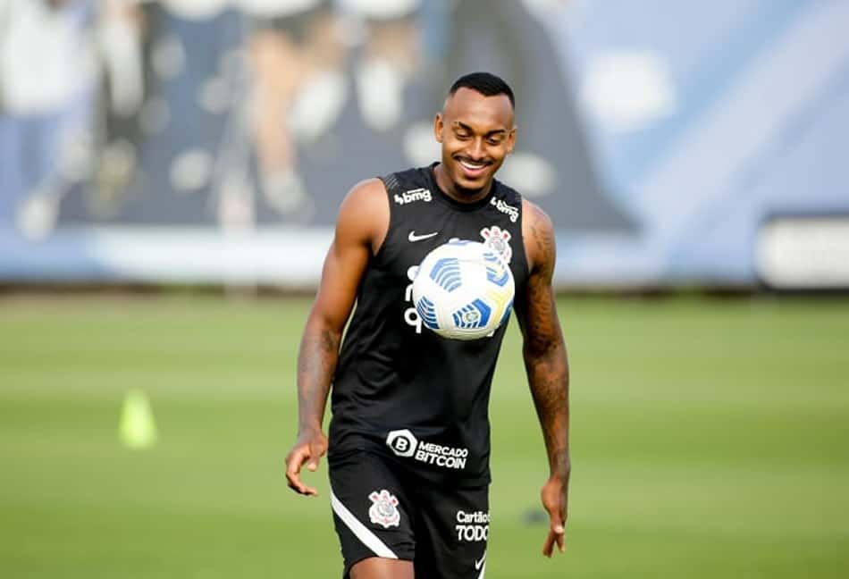 Com João Victor suspenso, Raul Gustavo deve ganhar nova chance no time titular do Corinthians
