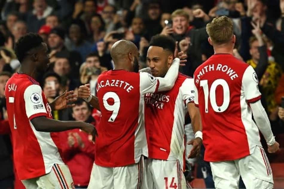 Arsenal vence o Aston Villa na Premier League e se aproxima do 'Big Six'