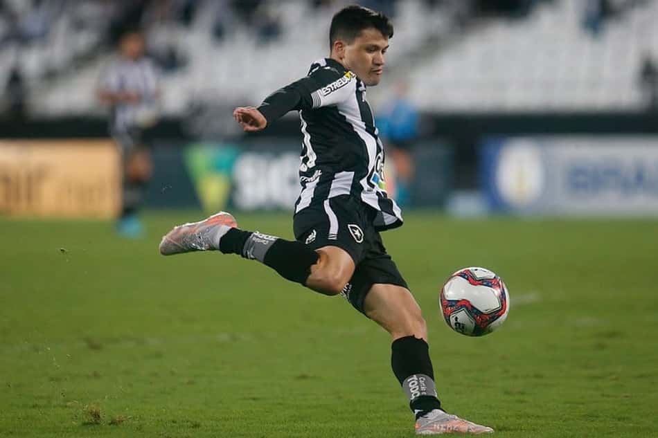 Mais uma opção: após três meses, Ronald volta a jogar pelo Botadogo