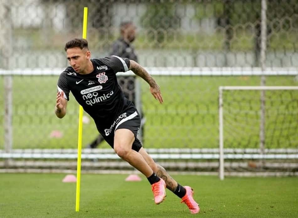 Torcida do Corinthians prefere a utilização de Gustavo Mosquito na vaga deixada por Willian