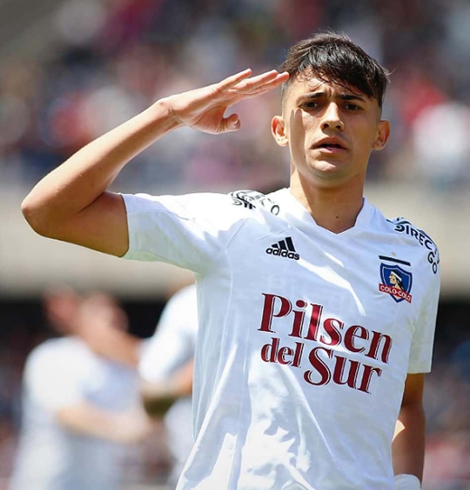 Atacante do Colo-Colo surpreende torcedor que teve atitude inusitada; confira