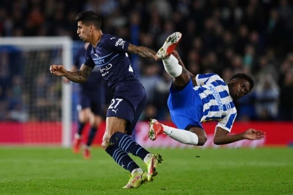 Manchester City vence o Brighton fora de casa e aproxima-se da liderança da Premier League