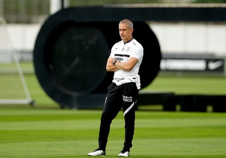 Com técnico sob pressão, Corinthians encara 'decisão' contra o Internacional