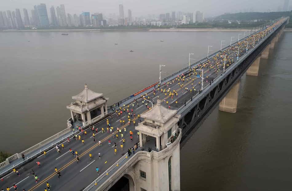 Maratona de Wuhan é adiada por causa da Covid-19