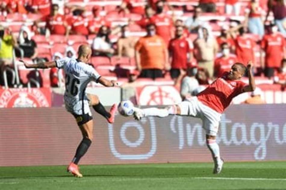 Gustavo Maia comemora golaço que salvou o Inter