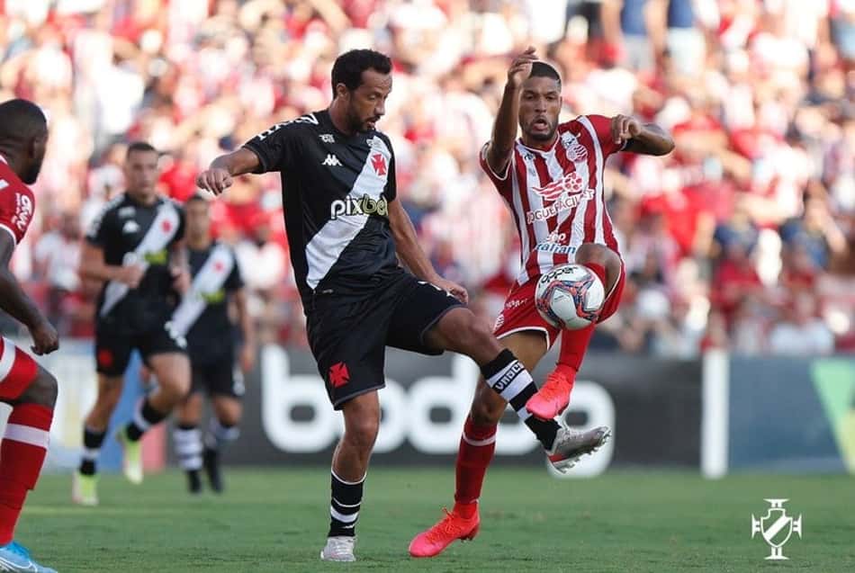 Vasco terá desfalque importante e dois retornos contra o CSA, pela 32ª rodada da Série B do Brasileirão