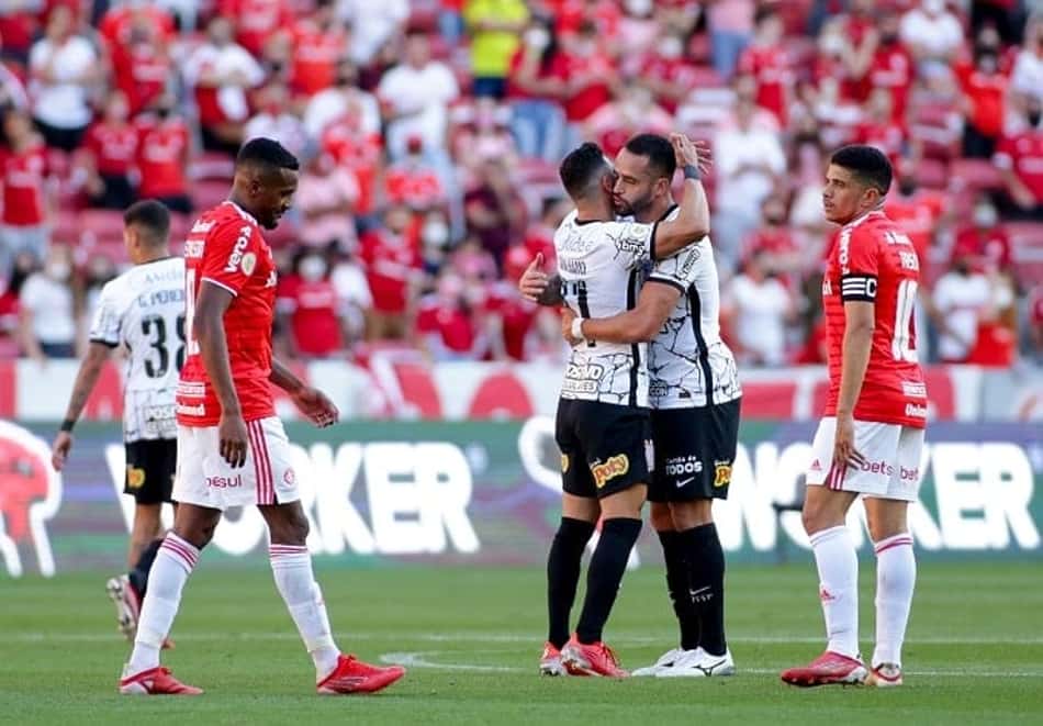 Corinthians mostra capacidade de reação, mas com velhos problemas
