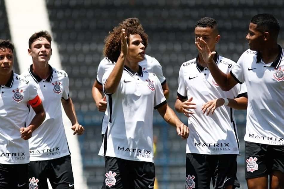 Líderes e invictas, equipes sub-15 e sub-17 do Corinthians conhecem rivais da próxima fase do Paulistão