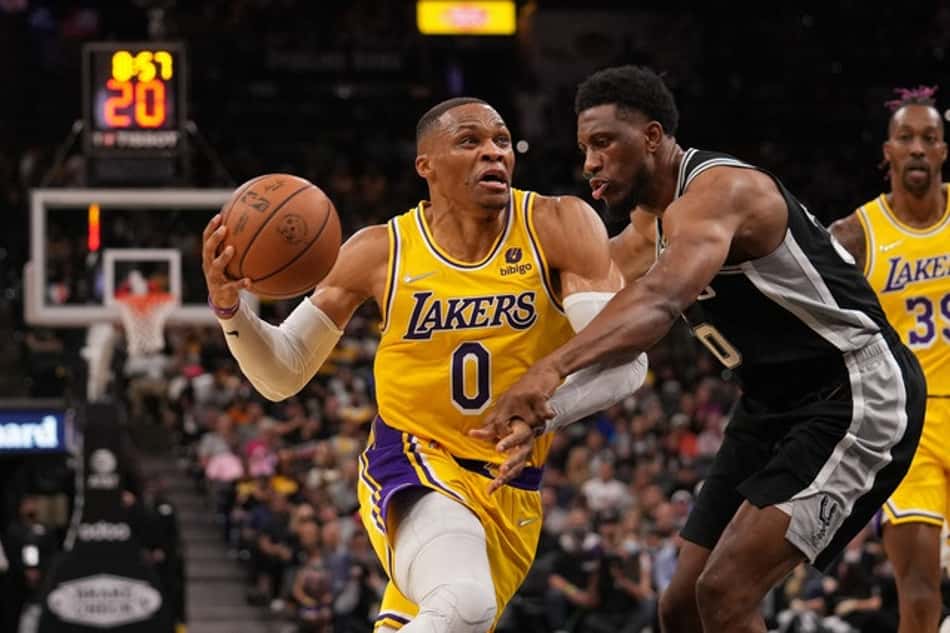 "Nunca entro em pânico na temporada", avisa Westbrook