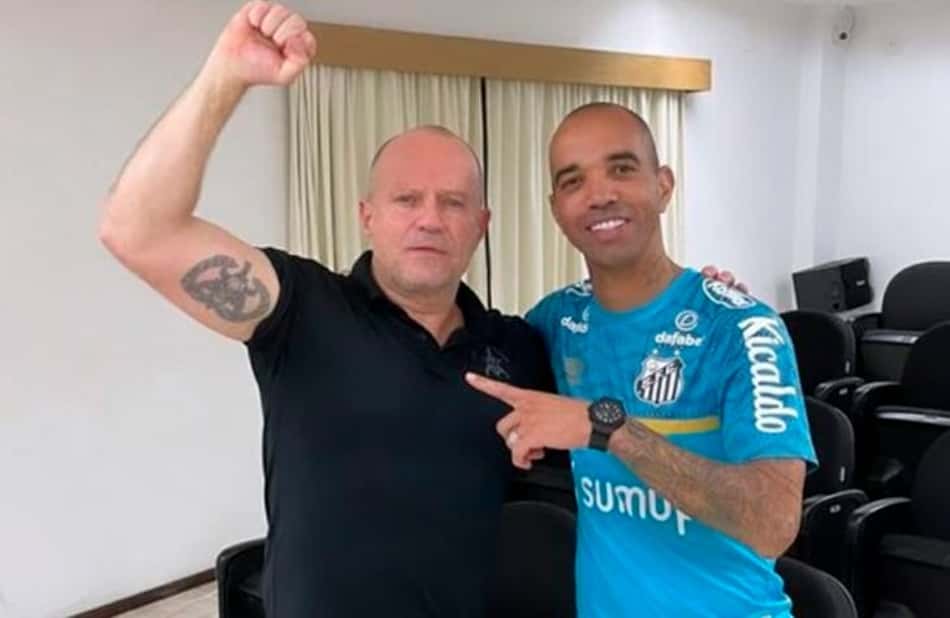 Ex-capitão do Bope dá palestra no Santos antes da partida contra o Fluminense