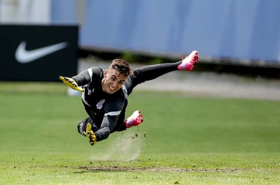 Provável substituto de Cássio no Corinthians, Matheus Donelli vai alcançar marca se encarar a Chape