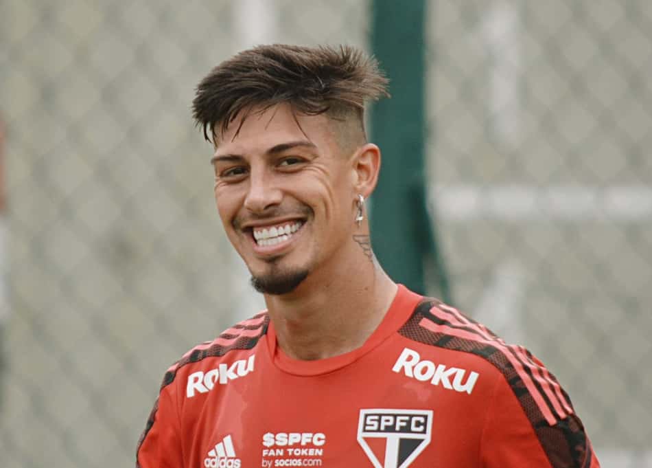 Rigoni evolui em recuperação e faz parte de treino com o elenco do São Paulo