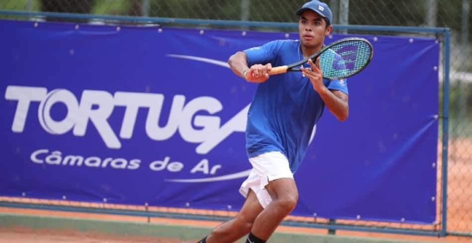 Paranaense supera sobrinho de bicampeão Olímpico e faz semi em Curitiba (PR)