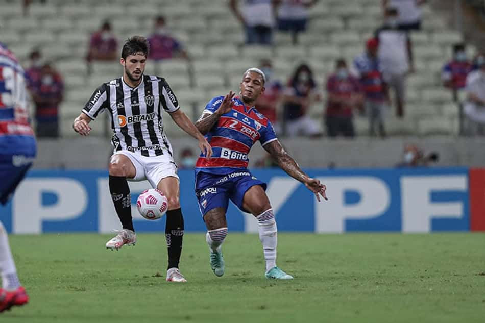 Boeck fala sobre 'orgulho' após queda do Fortaleza
