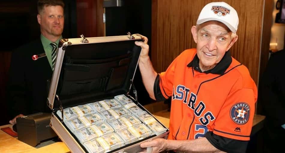 Americano próximo de ganhar maior prêmio da história com aposta na final do beisebol