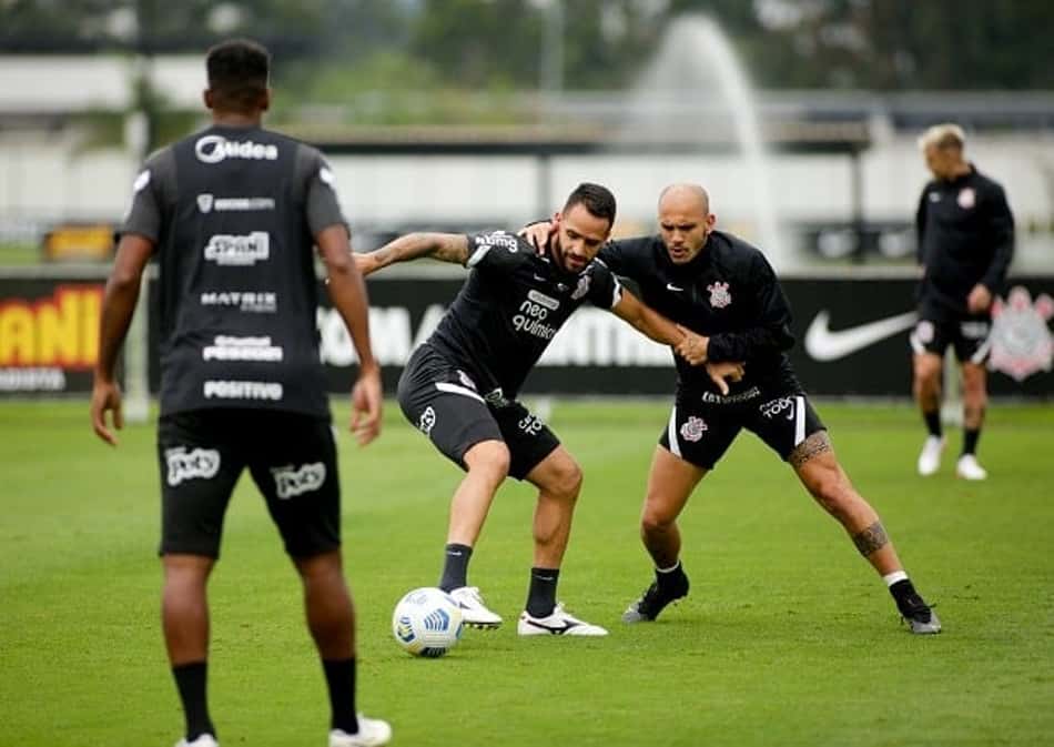 Com Renato Augusto de novo em campo, Corinthians realiza primeiro treino tático para duelo com a Chape
