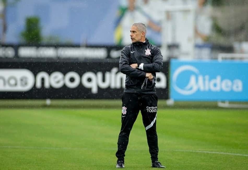Sylvinho não dá temporada do Corinthians por encerrada e traça objetivo final