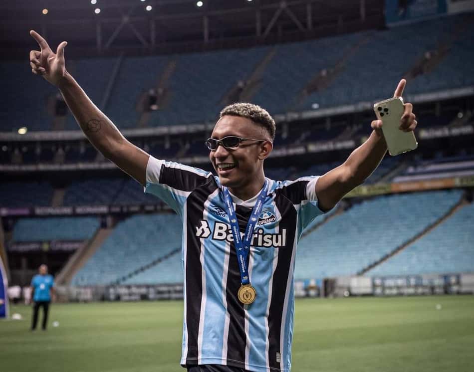 Wesley comenta título do Grêmio do Brasileirão de Aspirantes