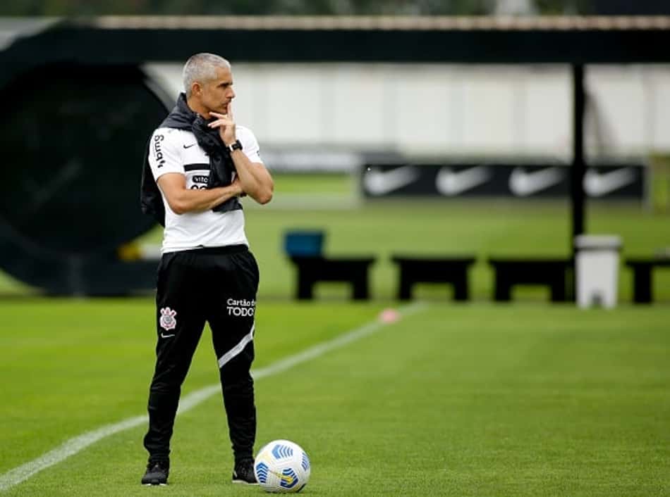 Sem vencer fora de casa há 2 meses, Corinthians vê aproveitamento como visitante despencar no Brasileirão
