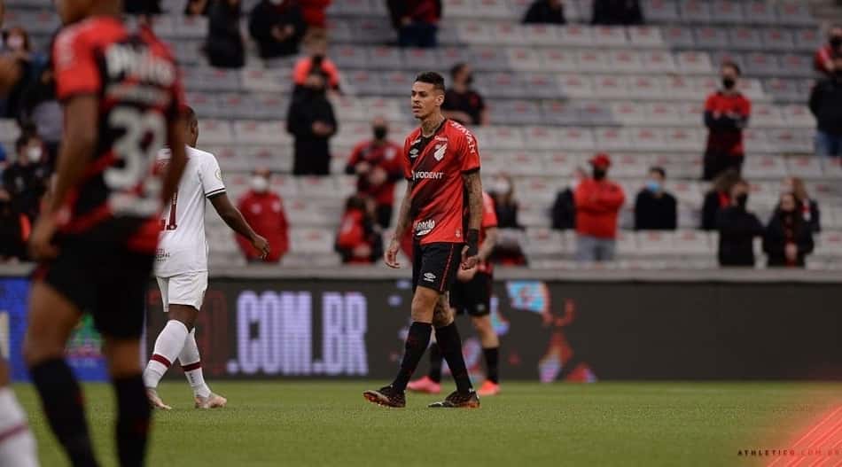 Devolvido ao Corinthians, Richard dá sua versão da saída do Athletico-PR