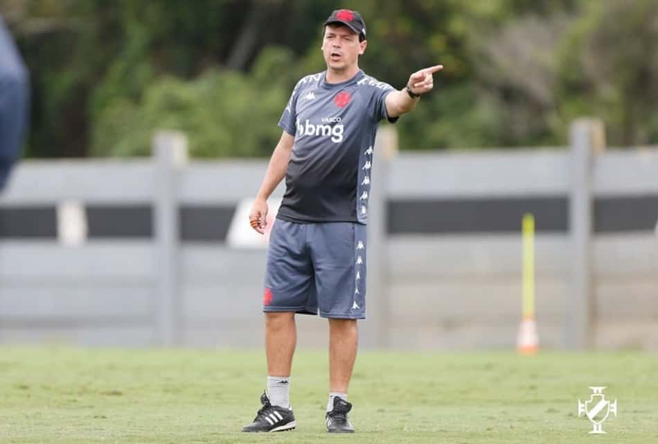 Apoio da torcida, substituto de Nene e defesa: o que observar do Vasco no duelo contra o CSA pela Série B
