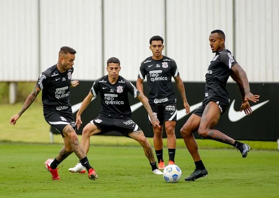 Cantillo e Lucas Piton desfalcam treino do Corinthians em preparação para enfrentar a Chapecoense