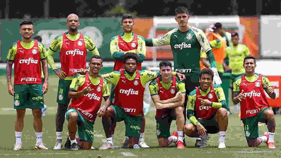 Palmeiras faz treino tático e segue preparação para duelo com o Grêmio