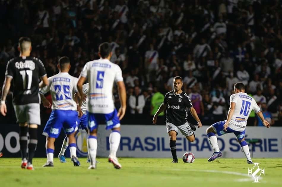 De virada, Vasco perde para o CSA e se complica na Série B do Brasileirão