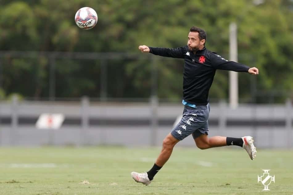 Vasco terá retorno importante no duelo contra o Guarani; confira a lista de pendurados para a 33ª rodada
