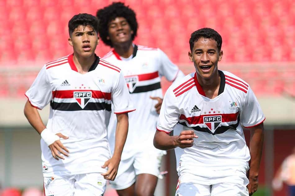 Sub-15 do São Paulo vence, mas sub-17 empata na estreia da segunda fase do Paulista